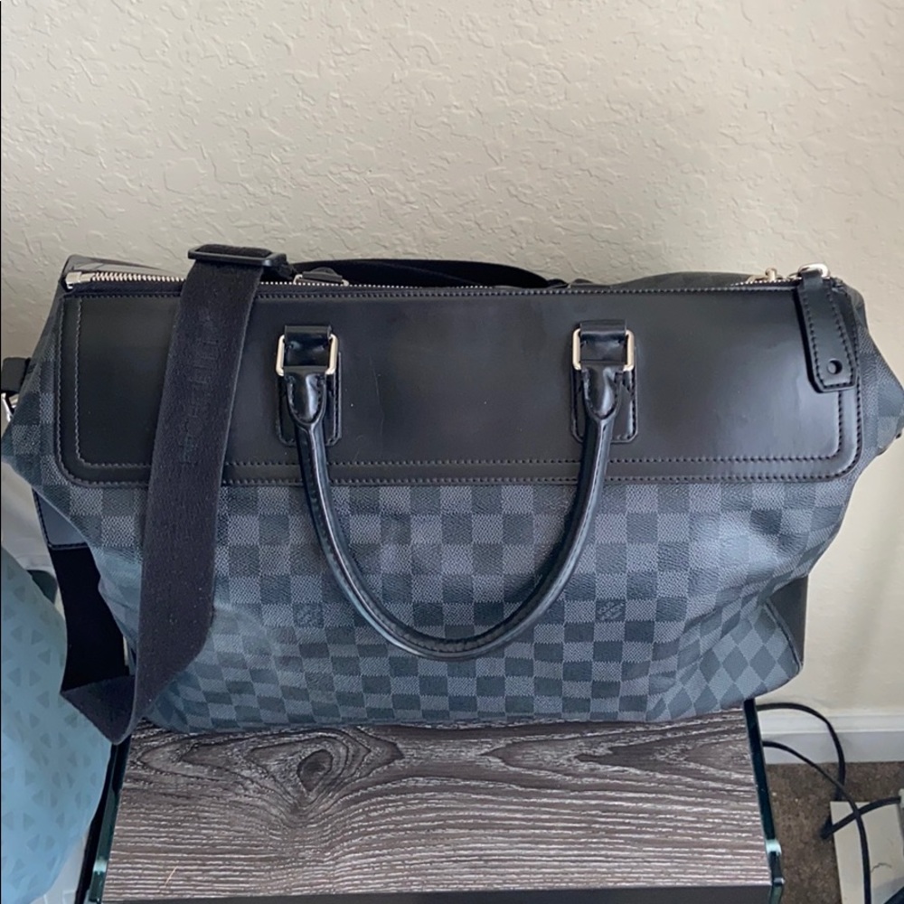 💛SALE💙 Authentic Louis Vuitton Travel Bag 💯